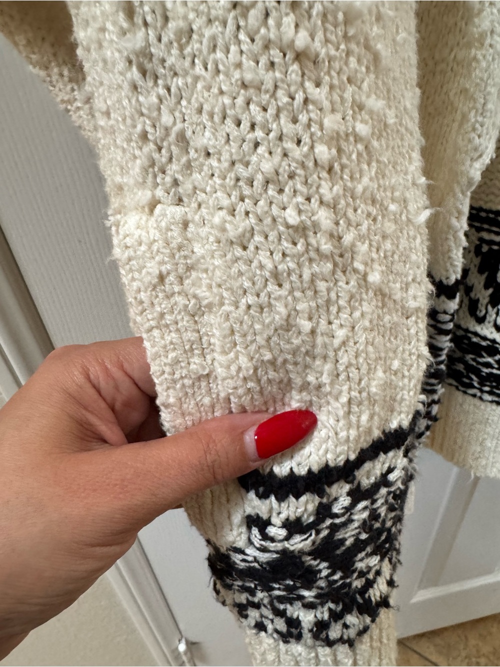 Pilcro Slouchy waves Ivory & Black Star Motif Knit Cardigan - Picture 4 of 10